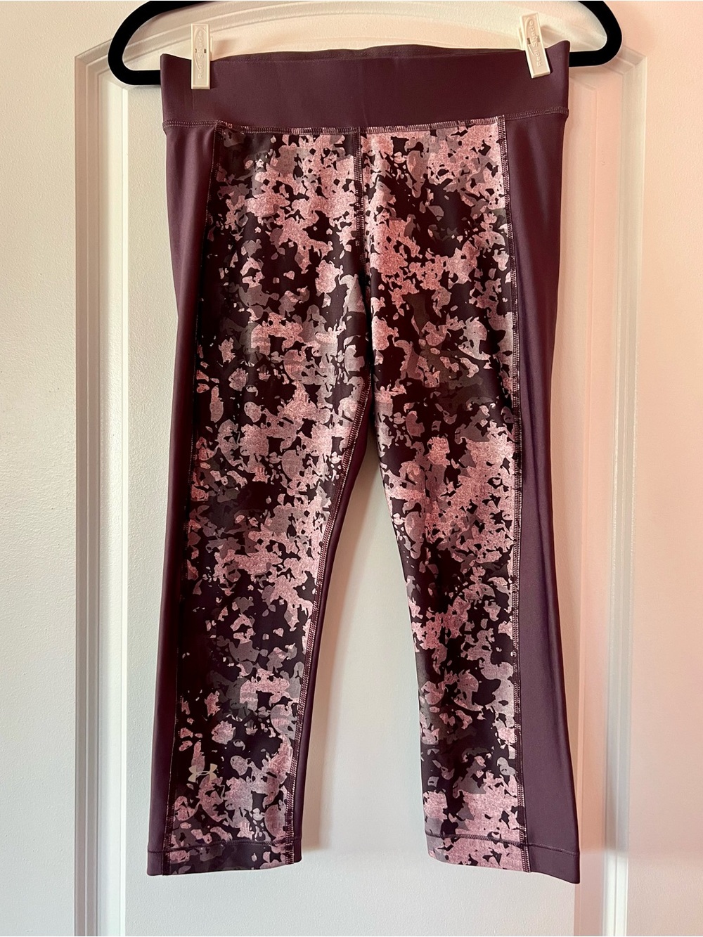 Women’s Maroon and Pink Printed Active Capri Leggings